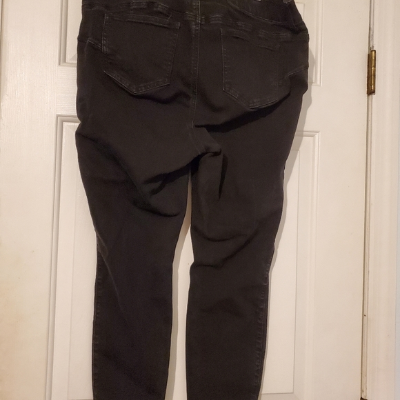 Torrid Black Bombshell Skinny Jeans Sz 16Short - Picture 3 of 3